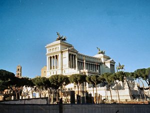 Rzym - Altar  di  la  Patria