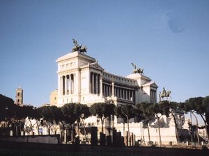 Rzym - Altar  di  la  Patria