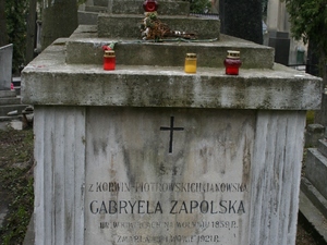 grób G. Zapolskiej