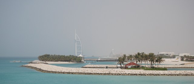 Sztuczne wyspy palmowe u wybrzeży Dubaju. 
