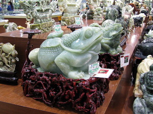 Figurki z jadeitu