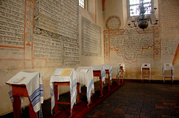 Wnętrze synagogi w Tykocinie