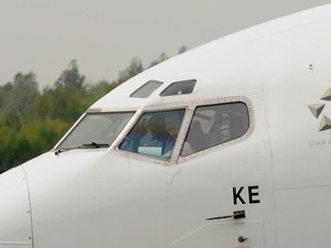 Uśmiechnięci piloci LOTowskiego Boeinga 737