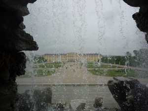 Schonbrunn od strony fontanny neptuna