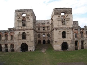 Ruiny zamku Krzyżtopór (Ujazd)