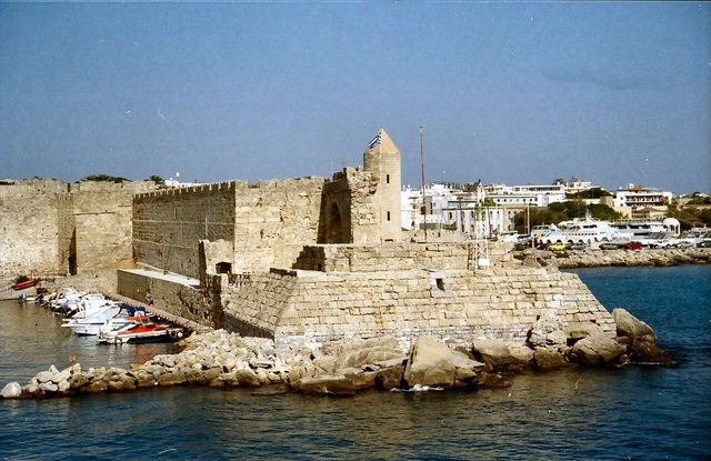 Rodos - wypływanie  promem na  Wyspę Symi