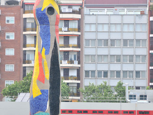 Dsc 2400 rzeźba Joan Miro - Kobieta i ptak