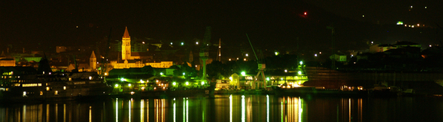 Trogir nocą