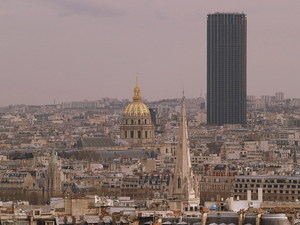 Widok z łuku - Les Invalides i wieża Montparnasse