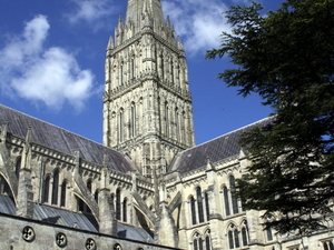 Katedra Salisbury, widok z dziedzińca