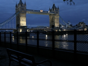 Tower Bridge o zachodzie słońca