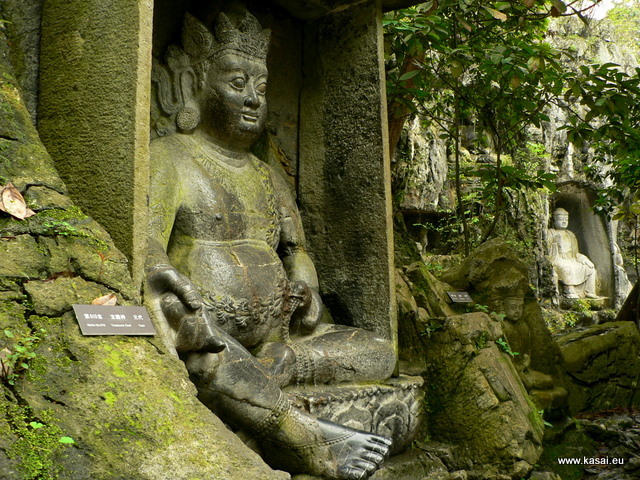 Feilai Feng - groty z posągami