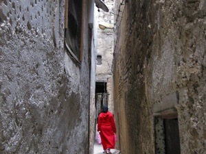 Waska uliczka w Fezie