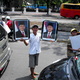 uliczny sprzedawca wizerunków "Pana Prezydenta"