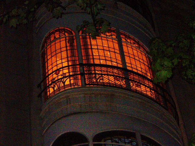 Secesja nocą na Montparnasse