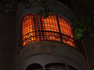 Secesja nocą na Montparnasse