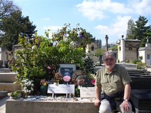 Grób Serge Geinsbourga na Montparnasse
