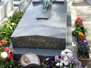 Cmentarz Père-Lachaise Grób rodziny Piaf