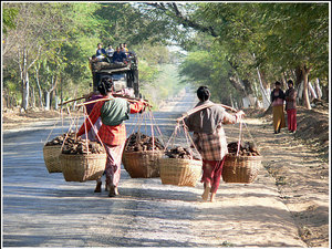 Myanmar - transport pieszy