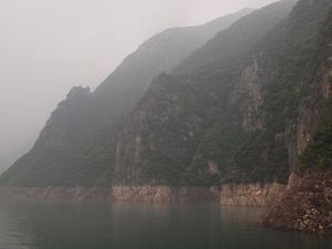 przelom Qutang Xia - na skale max  wysokość wody