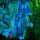 Jaskinia Trzcinowego Fletu - kolorowo oświetlona