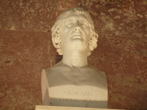 popiersie Mikołaja Kopernika