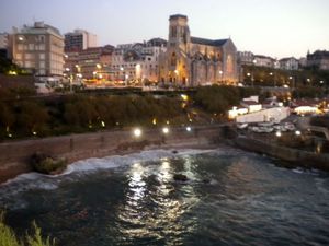 Biarritz wieczorem