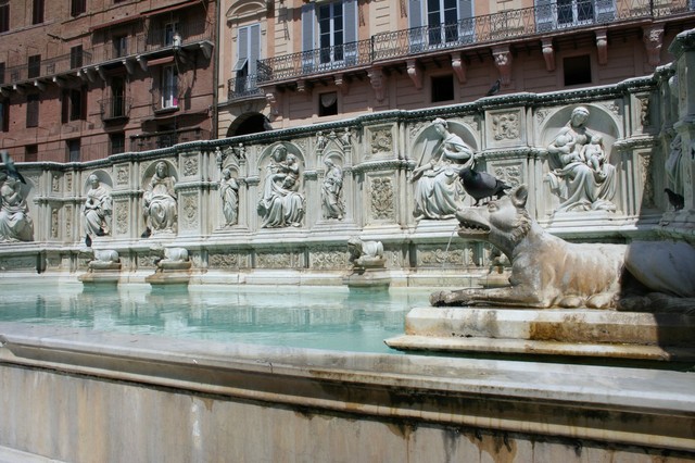 Fontanna Fonte Gaia na Piazza del Campo