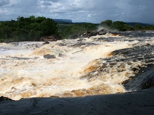 Rzeka Carrao - laguna Canaima