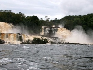 Wodospady - laguna Canaima
