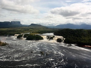 Laguna Canaima - wodospady Ucaima, Golondrina, Hacha i Wadaima