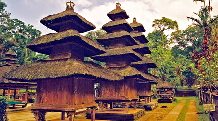 Luhur Batukaru, Bali
