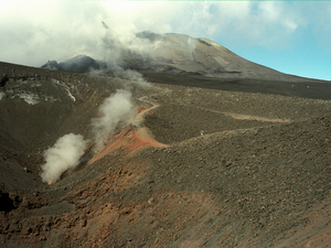Dymiący krater