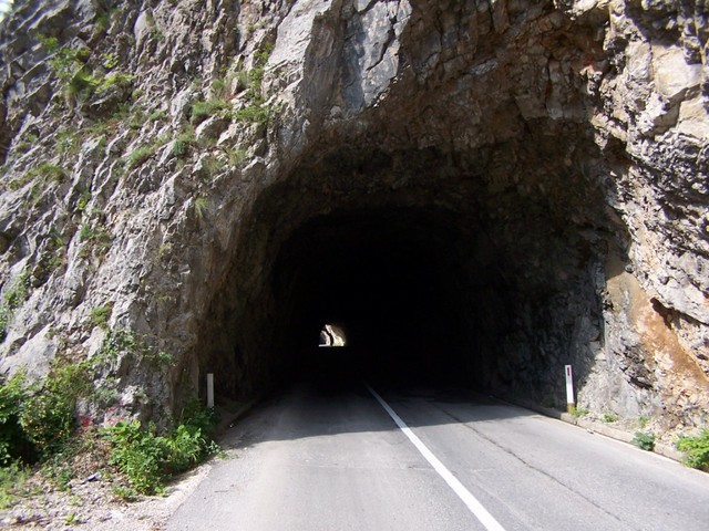 Jeden z tuneli na drodze na północ Czarnogóry