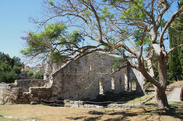 Ruiny bazyliki wczesnochrzescijańskiej Agia Kerkyra z V w. p.n.e.