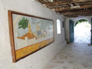 Różne obrazy można znaleźc na terenie klasztoru