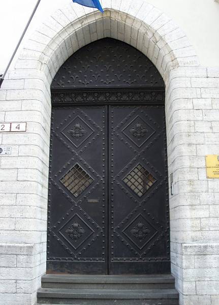 Tallin - Starówka - ozdobne drzwi