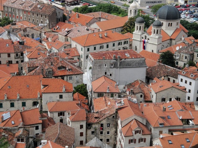 Kotor - dachy starego miasta