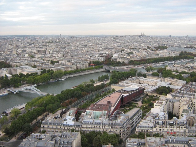 widok z wieży   w stronę Montmartre