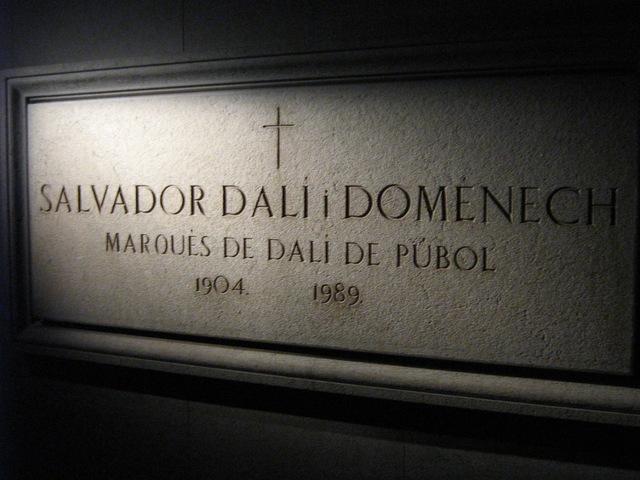 Figueres - Muzeum Teatr Salwadora Dali - grób mistrza