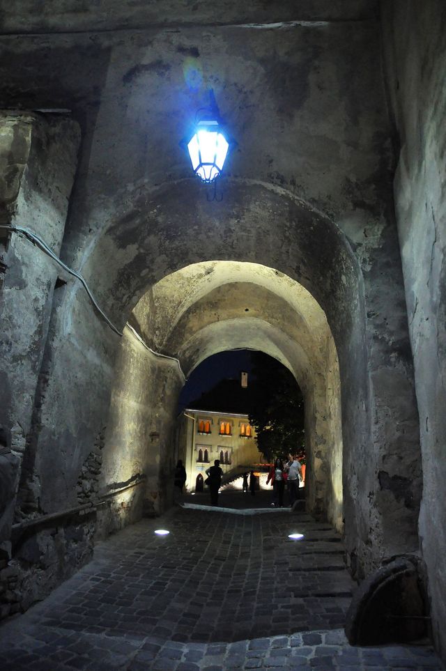 Sighisoara  nocą - dziedzictwo kultury i miasto Draculi