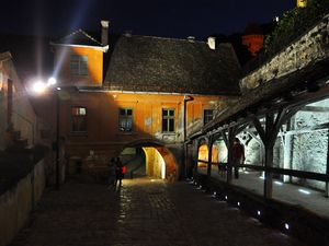 Sighisoara  nocą - dziedzictwo kultury i miasto Draculi