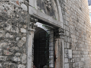 Split  19 