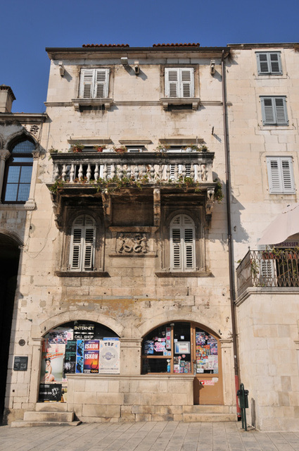 Split  51 