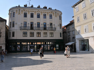 Split  53 