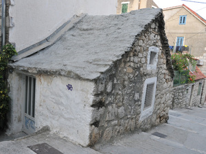 Split  79 