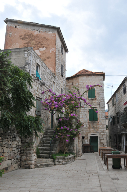 Stari grad  4 