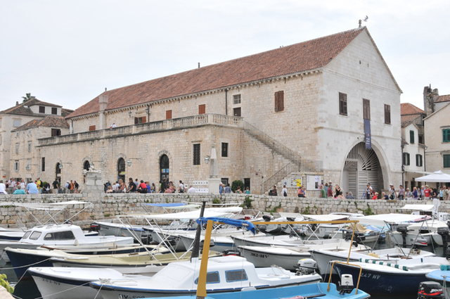 Hvar  9 