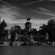 Pomnik retiro b w