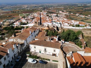 widok ze szczytu wieży w Estremoz